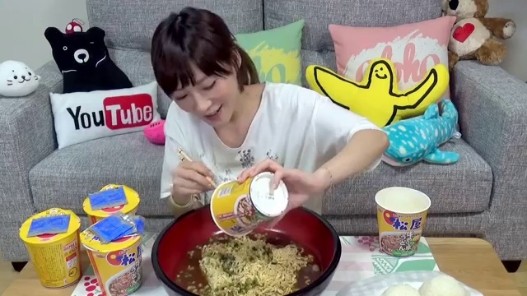 Videogram 大食い 松屋 牛めし風うどん 5 おにぎり 5 食べるよ 木下ゆうか 5 Cups Of Beef Ramen And 5 Onigiri